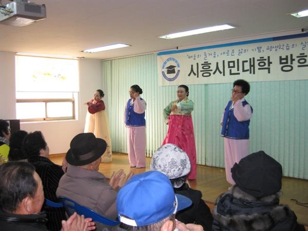 110221_welfarefuture113144.JPG